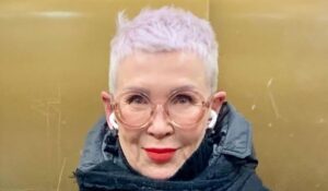 Toronto Senior Home Beauty Services