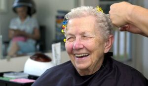 Senior-Friendly Hairstyling Toronto
